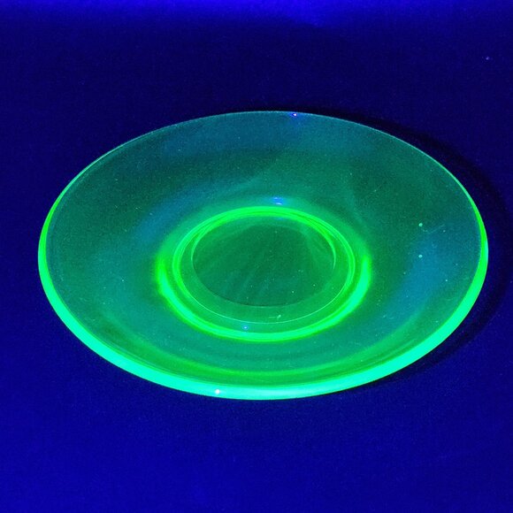 Vintage Uranium Depression Glass Green Saucer - Picture 1 of 6